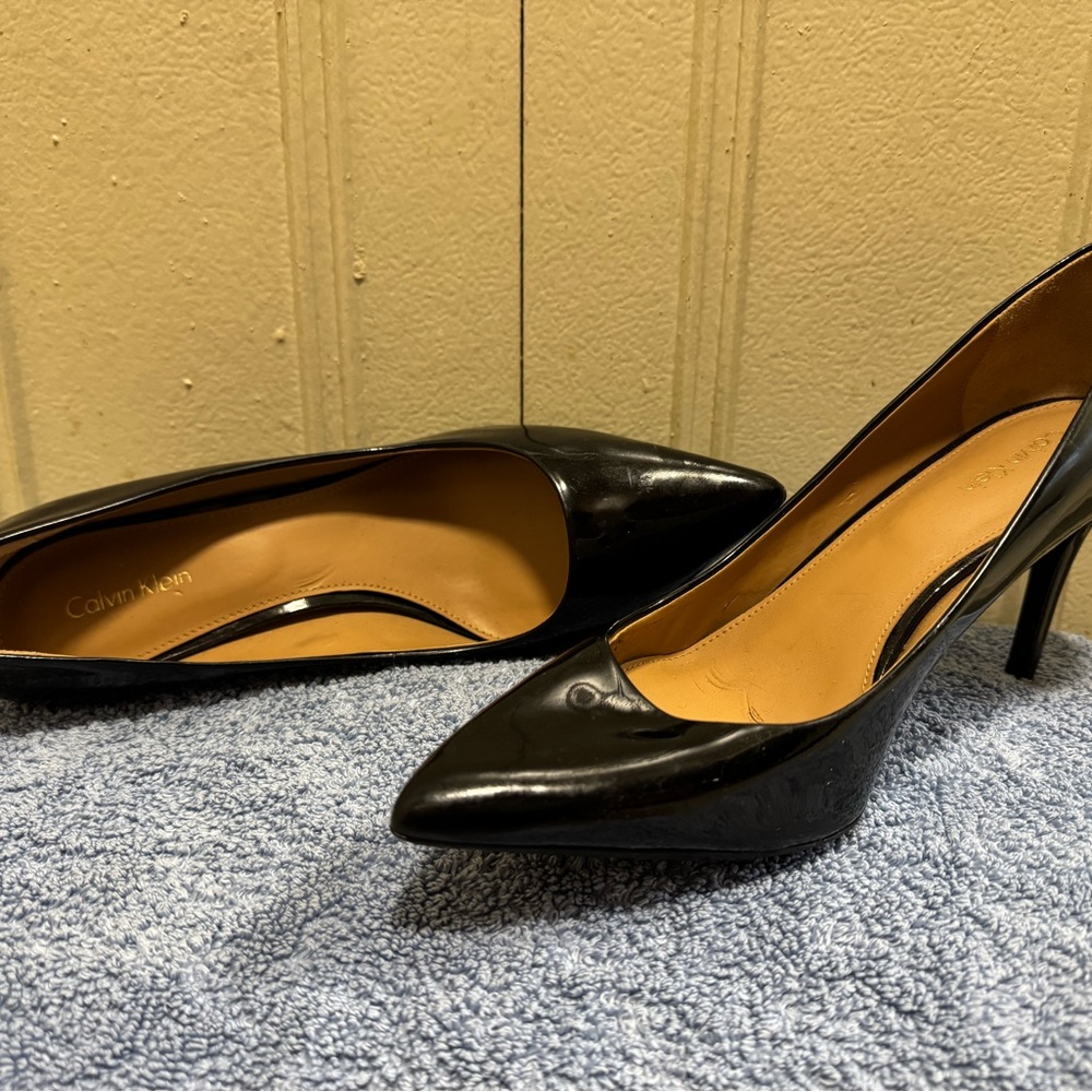 Calvin Klein Elegant Black Women's Pumps - Picture 6 of 8
